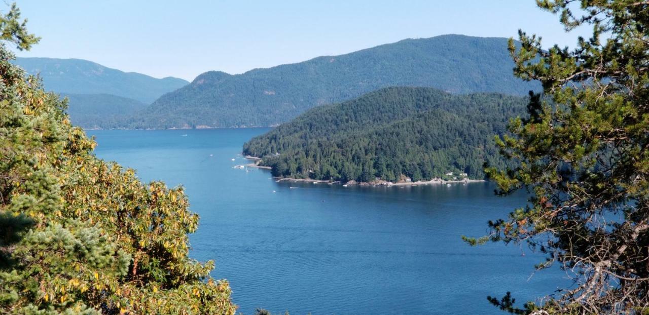 Oceanfront Suite Gibsons Esterno foto